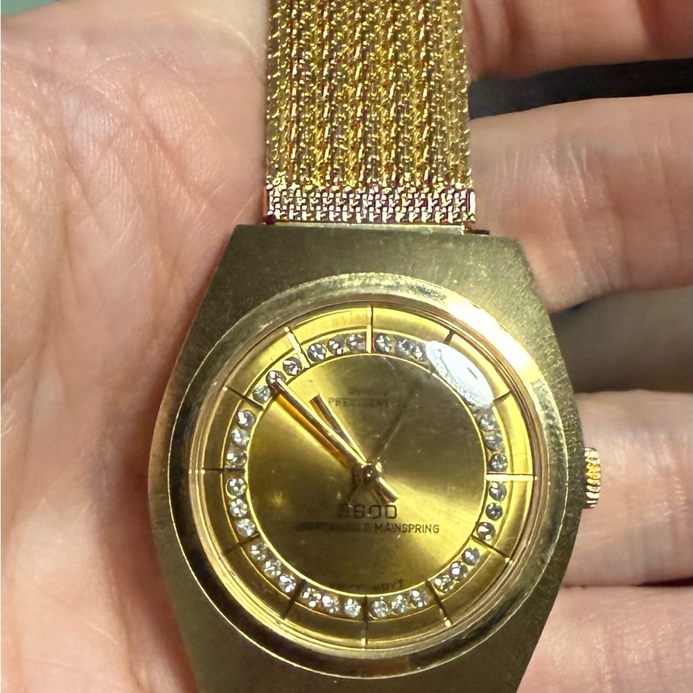 Bolivia Presidential 21 Vintage Gold Watch with Crystal Accents and Box